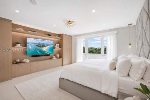 6203 Laguna Path N, Miami Beach FL - photo 15 of 45