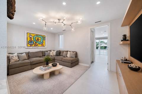 6203 Laguna Path N, Miami Beach FL - photo 21 of 45