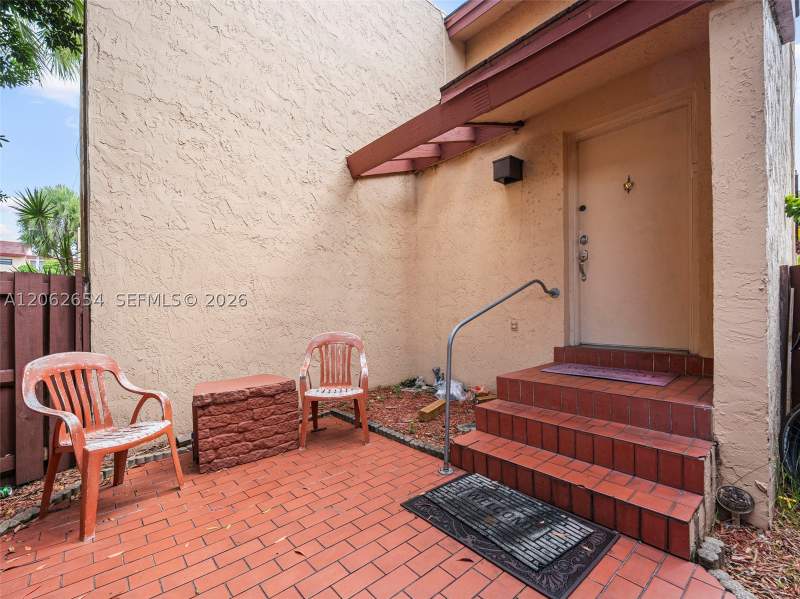 3 bedroom Condominium at 291 W Park Dr 9-201, Indian Summer Vilg Condo, Miami — photo 2