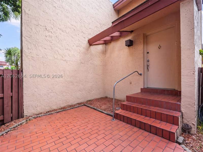 3 bedroom Condominium at 291 W Park Dr 9-201, Indian Summer Vilg Condo, Miami — photo 3
