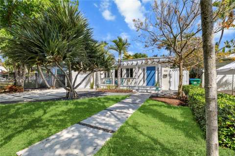 711 NE 72nd Ter, Miami FL - photo 9 of 50