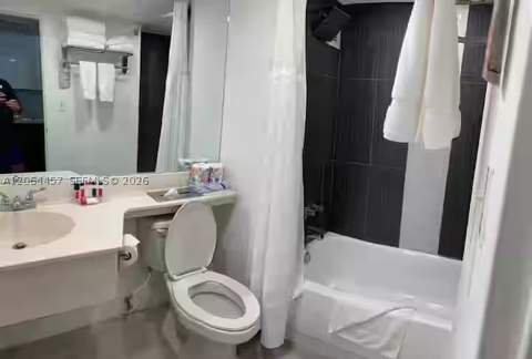 19201 Collins Ave 328, Sunny Isles Beach FL - photo 7 of 11