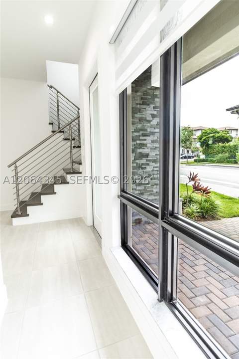 4311 NW 82nd Ave, Doral FL - photo 12 of 31