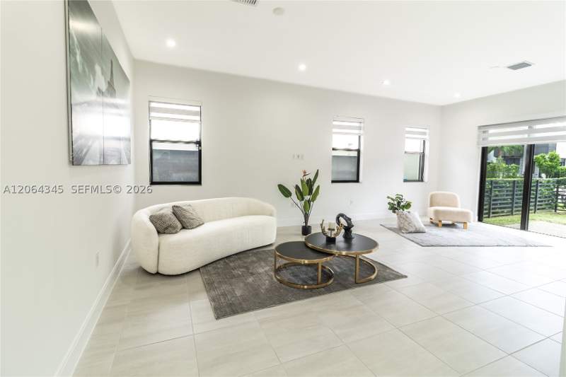 3 bedroom SingleFamilyResidence at 4311 NW 82nd Ave, Downtown Doral South Phas, Doral — photo 2