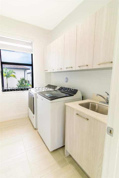 4311 NW 82nd Ave, Doral FL - photo 21 of 31