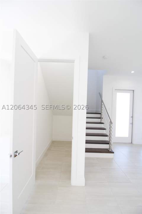 4311 NW 82nd Ave, Doral FL - photo 9 of 31