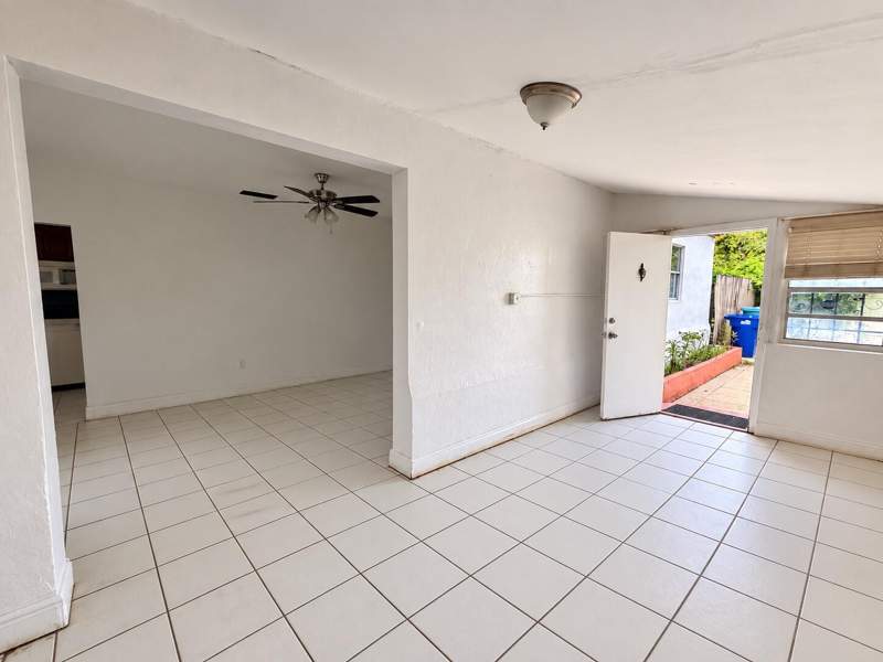 2 bedroom SingleFamilyResidence at 445 NE 163rd Street, Fulford Highlands, Miami — photo 3