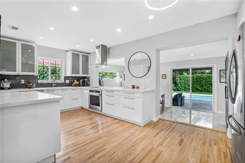 4 bedroom SingleFamilyResidence at 507 Sevilla Ave, Coral Gables Biltmore Sec, Coral Gables — photo 3
