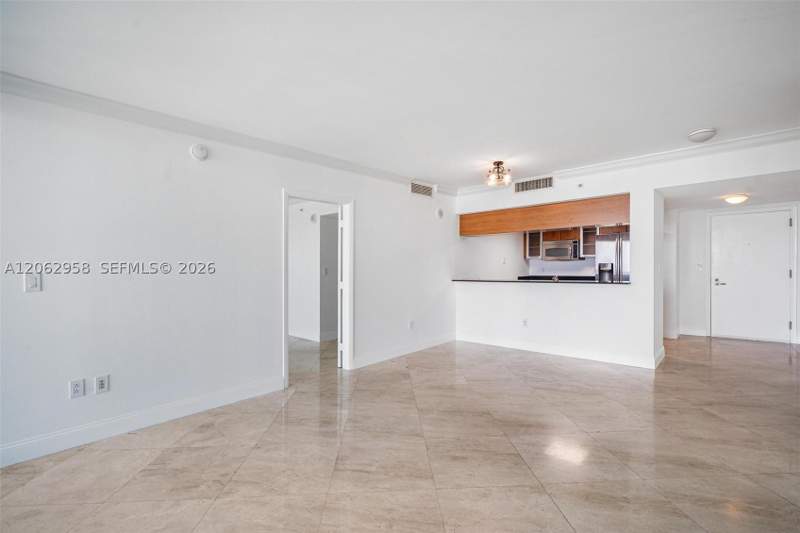 2 bedroom Condominium at 1800 N Bayshore Dr 2410, 1800 Club Condo, Miami — photo 4