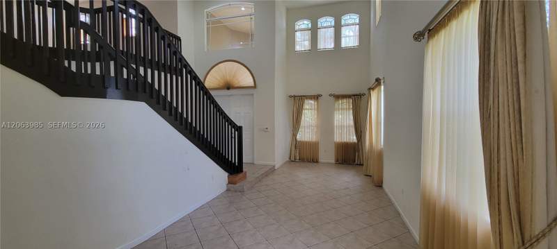4 bedroom SingleFamilyResidence at 8765 SW 208th St, Cantamar, Cutler Bay — photo 3