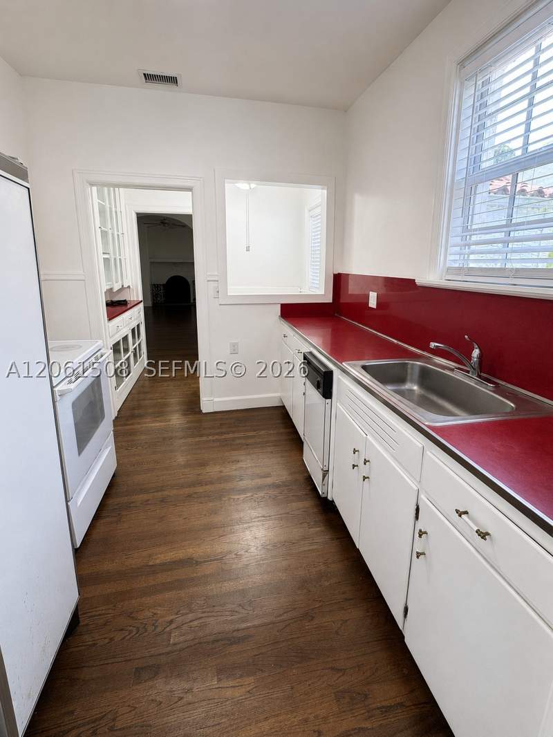2 bedroom SingleFamilyResidence at 231 Viscaya Ave, Coconut Grove Sec 1-Coral, Coral Gables — photo 5