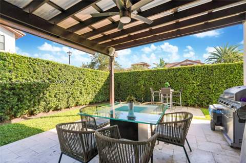8723 NW 102nd Pl, Doral FL - photo 11 of 26