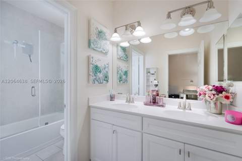 8723 NW 102nd Pl, Doral FL - photo 17 of 26