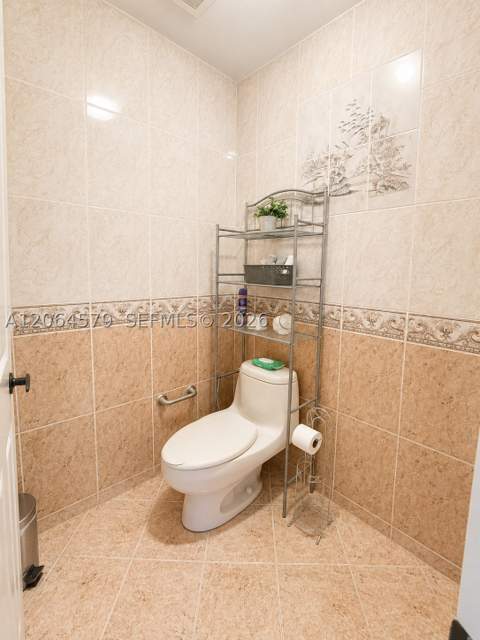 18758 NW 78th Pl, Hialeah FL - photo 12 of 33