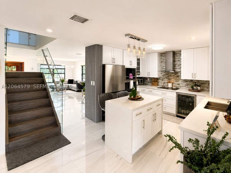 5 bedroom SingleFamilyResidence at 18758 NW 78th Pl, West Esplanade, Hialeah — photo 5