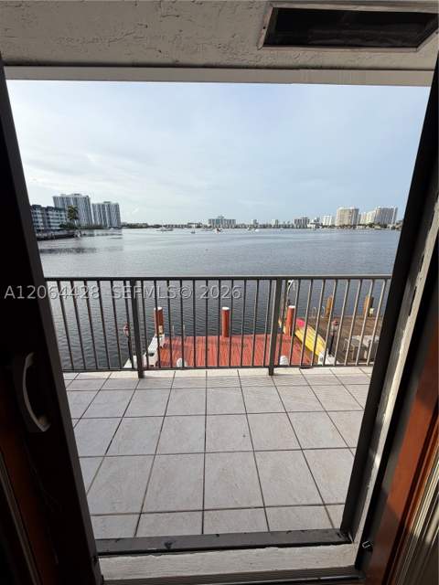2761 NE 165th Ter 27, North Miami Beach FL - photo 15 of 24