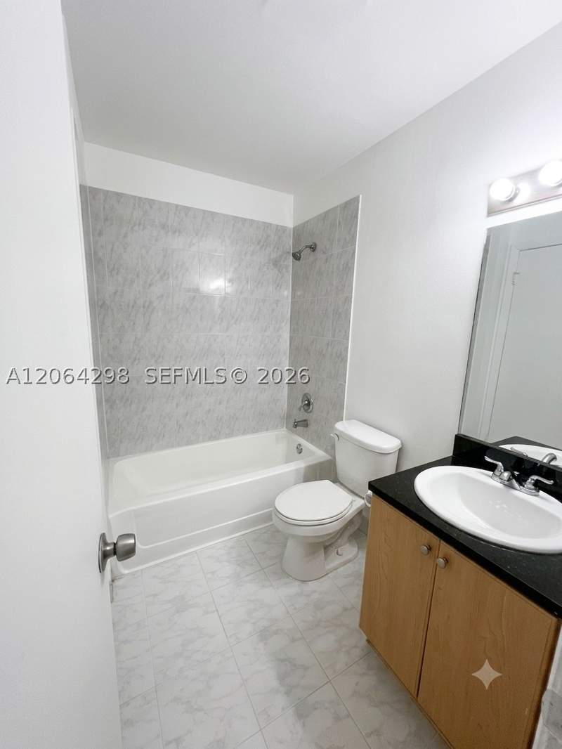 1 bedroom Condominium at 7220 NW 179 St 201, Villa Bellini Condo, Hialeah — photo 3