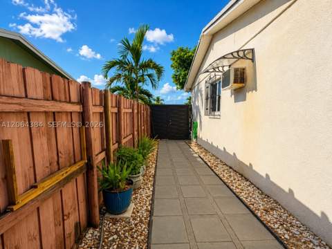 2950 NW 210th Ter, Miami Gardens FL - photo 16 of 21