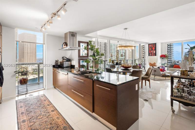 2 bedroom Condominium at 495 Brickell Ave 1802, Icon Brickell No Two, Miami — photo 3