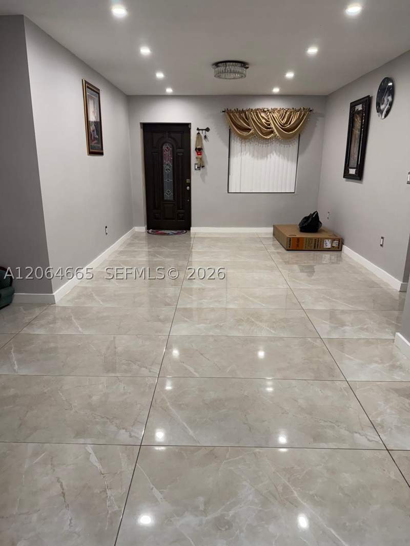 4 bedroom SingleFamilyResidence at 2118 NW 86th St, Everglades Ave Hts Addn, Miami — photo 2