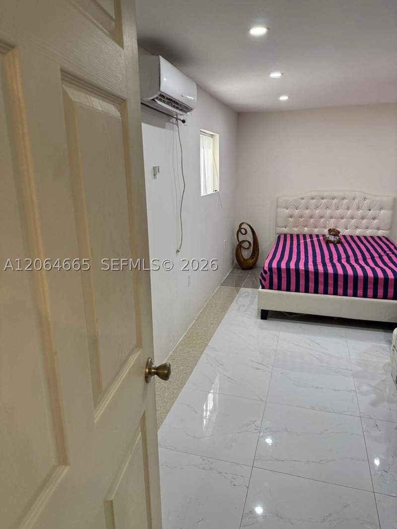 4 bedroom SingleFamilyResidence at 2118 NW 86th St, Everglades Ave Hts Addn, Miami — photo 3