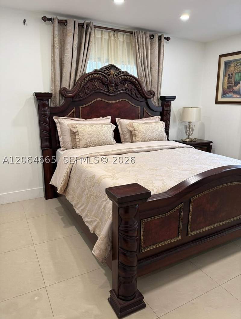 4 bedroom SingleFamilyResidence at 2118 NW 86th St, Everglades Ave Hts Addn, Miami — photo 5
