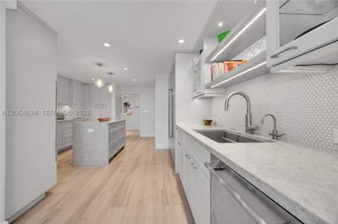 3 Grove Isle Dr C1402, Miami FL - photo 12 of 31