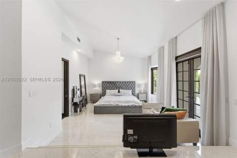 8215 Grand Canal Dr, Miami FL - photo 16 of 40
