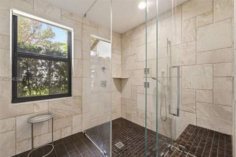 8215 Grand Canal Dr, Miami FL - photo 20 of 40