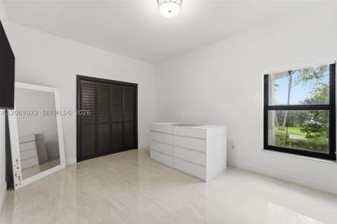 8215 Grand Canal Dr, Miami FL - photo 21 of 40