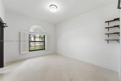 8215 Grand Canal Dr, Miami FL - photo 23 of 40