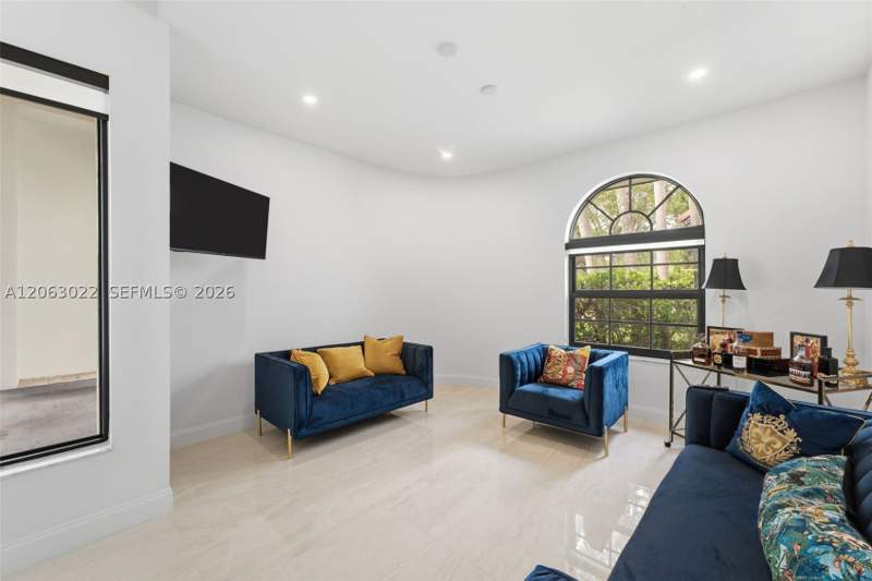 4 bedroom SingleFamilyResidence at 8215 Grand Canal Dr, Flagler Waterway Estates, Miami — photo 4