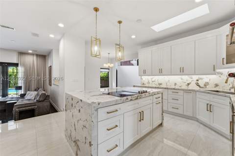 8215 Grand Canal Dr, Miami FL - photo 7 of 40