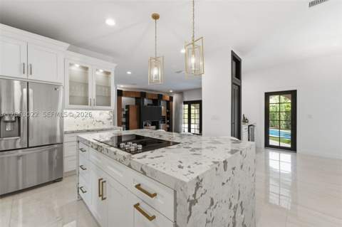 8215 Grand Canal Dr, Miami FL - photo 8 of 40