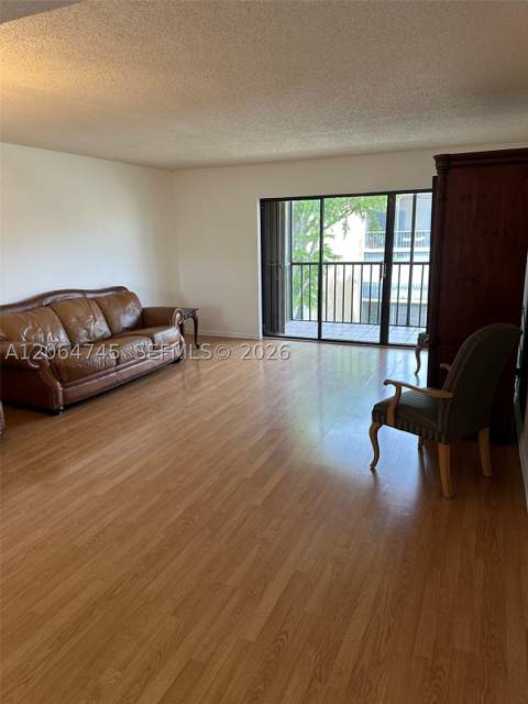 8415 SW 107th Ave 303W, Miami FL - photo 6 of 34