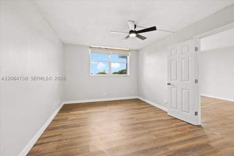 447 NE 195 th St 414, Miami FL - photo 10 of 18