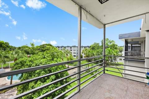 447 NE 195 th St 414, Miami FL - photo 13 of 18