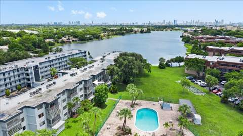 447 NE 195 th St 414, Miami FL - photo 16 of 18