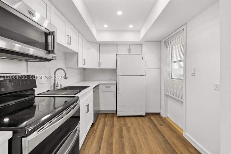 2 bedroom Condominium at 447 NE 195 th St 414, Royal Oaks Condo, Miami — photo 3