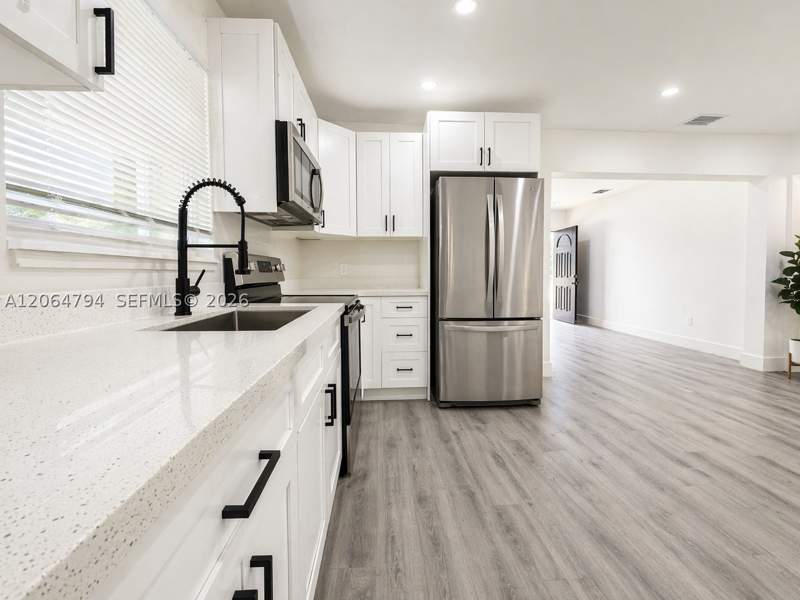 3 bedroom SingleFamilyResidence at 736 NW 41st St, Inverness Sub, Miami — photo 5