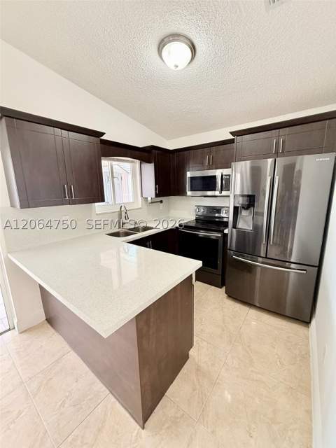 2854 W 75th Ter, Hialeah FL - photo 10 of 15