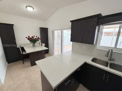 2854 W 75th Ter, Hialeah FL - photo 11 of 15