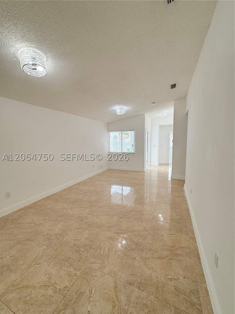 3 bedroom SingleFamilyResidence at 2854 W 75th Ter, Amend Plt El Prado Countr, Hialeah — photo 5