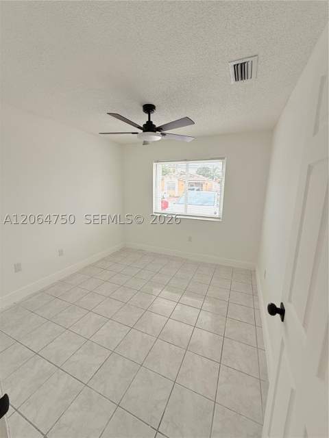 2854 W 75th Ter, Hialeah FL - photo 7 of 15