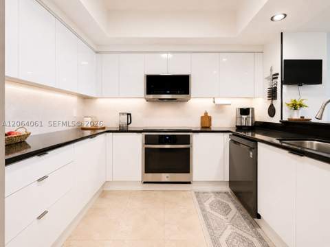 14951 Royal Oaks Ln 1501, North Miami FL - photo 6 of 66