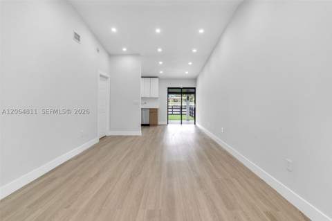 2523 W 65th St, Hialeah FL - photo 7 of 44