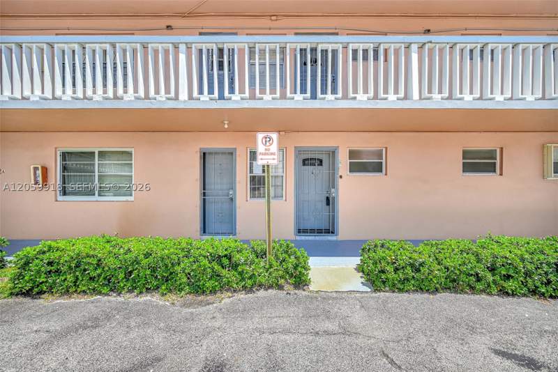 1 bedroom Condominium at 18555 NE 14th Ave 502, Sixth Moorings Condo, Miami — photo 2