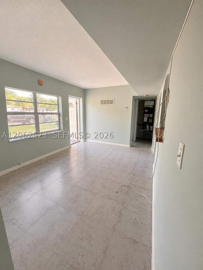 3 bedroom SingleFamilyResidence at 15485 Harrison Dr, Leisure City Sec 1, Homestead — photo 2
