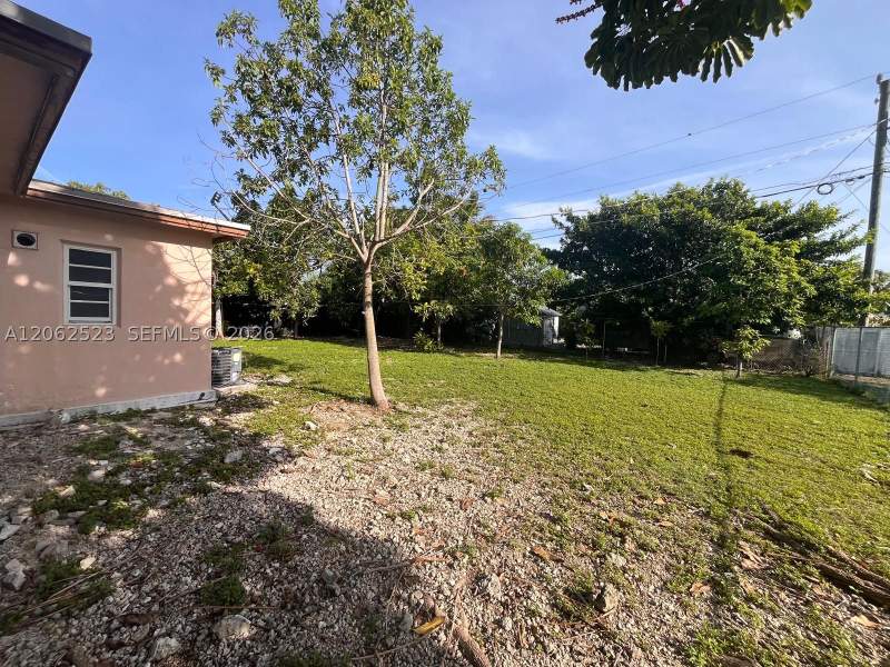 3 bedroom SingleFamilyResidence at 15485 Harrison Dr, Leisure City Sec 1, Homestead — photo 3