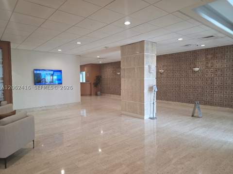 2899 Collins Ave 940, Miami Beach FL - photo 10 of 38